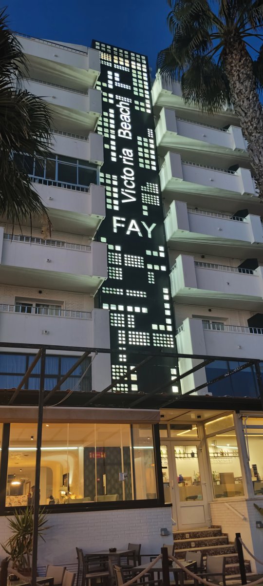 FAY Victoria Beach